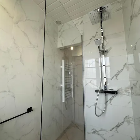 Spacieux Renove En Centre - Apt7 - Sdb Commune Apartment Givet